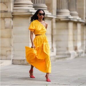mango pleated knit dress Strapless knit dress with stitching